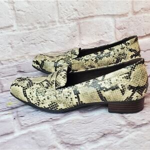 Clarks 7w women's snake print flats shoes (V)